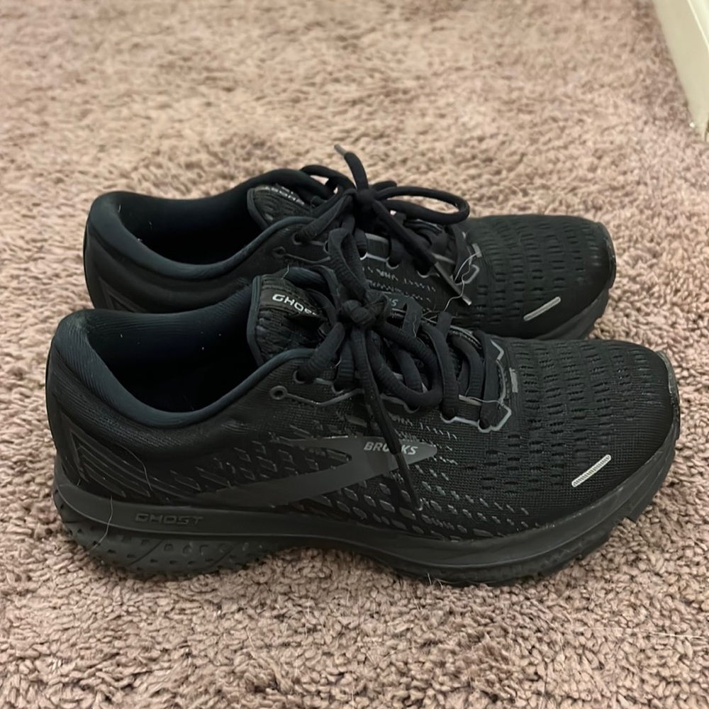 Brooks Ghost running shoes in all black
